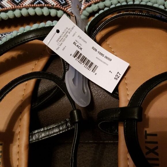 🦋3/$15💰Sandals  - Picture 2 of 3